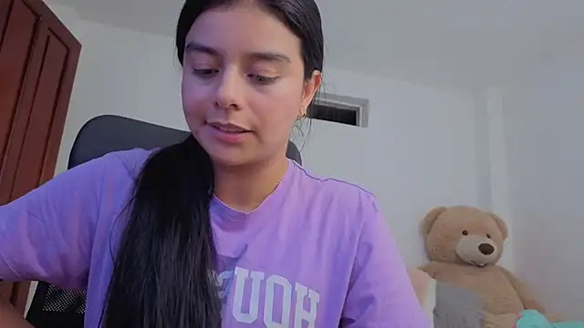 Snapshot of valerihouse_ chatting on May 12, 2026, 1:02 am valerihouse online show from May 12, 2026, 1:02 am