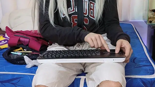 Snapshot of Pinky_doll777 chatting on July 7, 2026, 12:09 pm Pinky doll777 online show from July 7, 2026, 12:09 pm