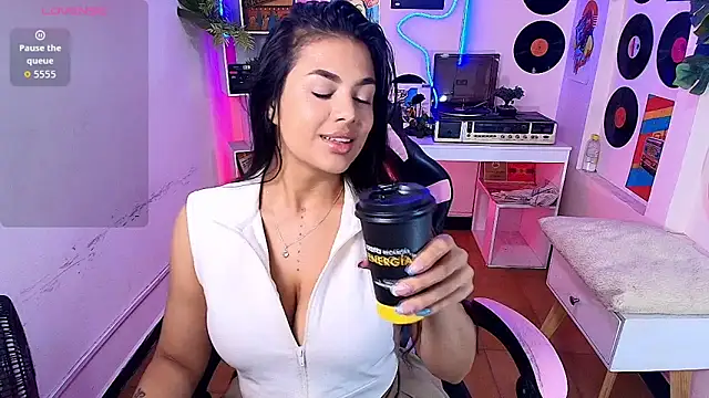 Snapshot of Duulce_mia chatting on June 14, 2026, 5:41 am Duulce mia online show from June 14, 2026, 5:41 am