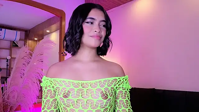 Chloe monroee online show from May 18, 2026, 3:17 am