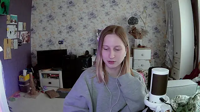 Snapshot of DeidraMeja chatting on May 27, 2026, 12:34 pm DeidraMeja online show from May 27, 2026, 12:34 pm