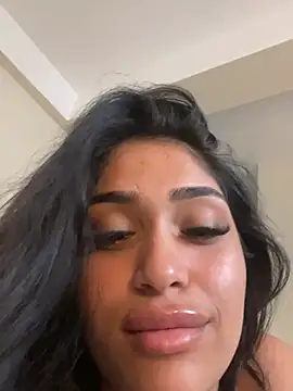 Kira Krush online show from July 28, 2026, 2:13 pm