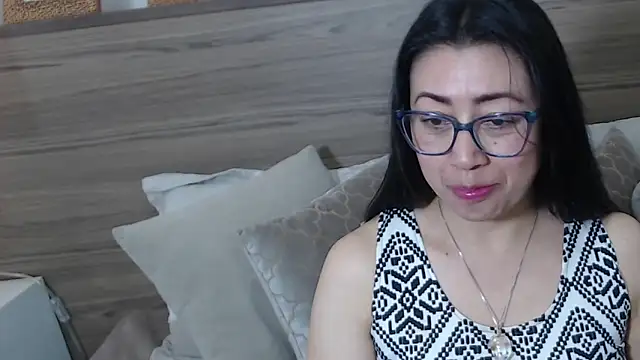 FranciscaVera online show from June 30, 2026, 7:47 pm