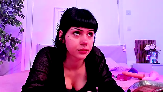 Ashley Alt online show from August 5, 2026, 6:51 am