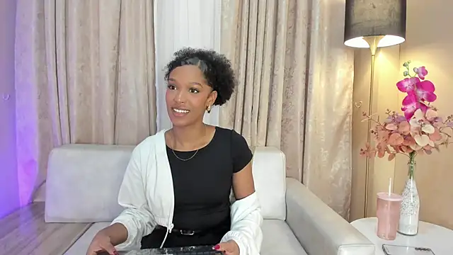 Snapshot of EmmaClarckk chatting on May 26, 2026, 5:22 pm EmmaClarckk online show from May 26, 2026, 5:22 pm