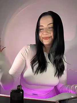 DREAM L0la online show from May 13, 2026, 2:57 pm