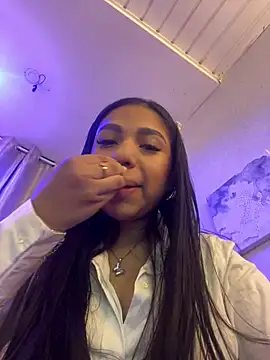 Snapshot of Dulcerouss__ chatting on June 27, 2026, 11:38 am Dulcerouss online show from June 27, 2026, 11:38 am