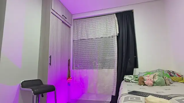 Snapshot of _peachyboy chatting on July 9, 2026, 4:02 am peachyboy online show from July 9, 2026, 4:02 am