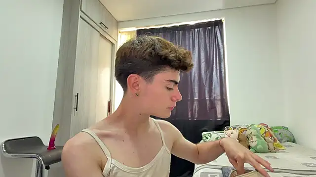 Snapshot of _peachyboy chatting on July 26, 2026, 4:58 pm peachyboy online show from July 26, 2026, 4:58 pm
