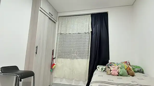 Snapshot of _peachyboy chatting on July 24, 2026, 2:51 am peachyboy online show from July 24, 2026, 2:51 am