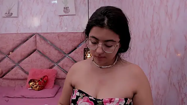 Snapshot of Dolls_Antonella chatting on May 30, 2026, 11:27 am Dolls Antonella online show from May 30, 2026, 11:27 am