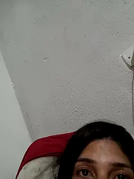 Snapshot of nessaflors2 chatting on May 8, 2026, 9:40 pm nessaflors2 online show from May 8, 2026, 9:40 pm