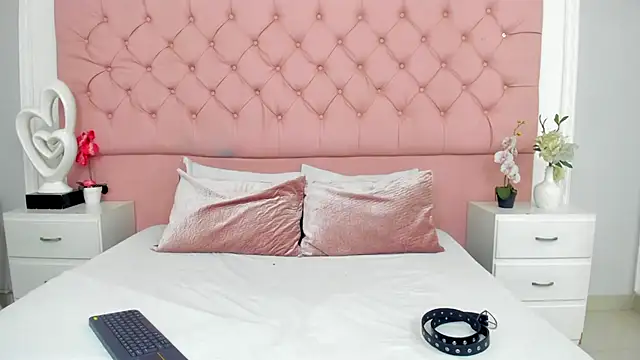 Snapshot of SarahDoll__ chatting on June 20, 2026, 3:17 pm SarahDoll online show from June 20, 2026, 3:17 pm