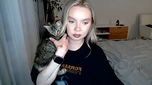 Snapshot of PolinaXXXXXJones chatting on June 5, 2026, 4:56 pm PolinaXXXXXJones online show from June 5, 2026, 4:56 pm