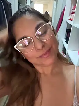 Snapshot of Mariiii_morena chatting on May 12, 2026, 11:05 am Mariiii morena online show from May 12, 2026, 11:05 am