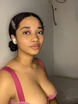 Snapshot of _sweetSabrina- chatting on June 19, 2026, 2:23 pm sweetSabrina- online show from June 19, 2026, 2:23 pm