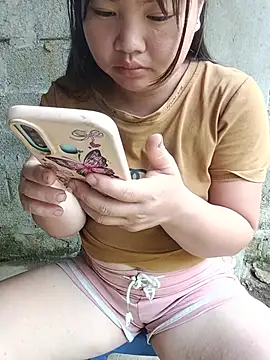 Snapshot of Lily_Henry chatting on June 19, 2026, 2:39 am Lily Henry online show from June 19, 2026, 2:39 am