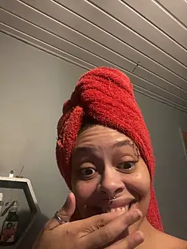 Snapshot of Anna_Brucy chatting on May 14, 2026, 4:37 pm Anna Brucy online show from May 14, 2026, 4:37 pm