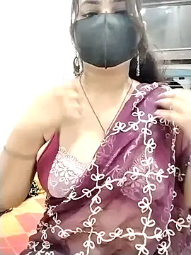 sexyy nidhii online show from June 17, 2026, 6:40 pm