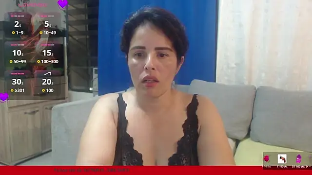 KeyraMenoni online show from May 15, 2026, 3:59 am