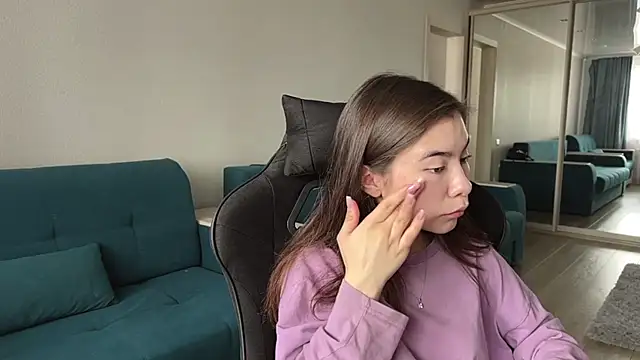 Snapshot of Ellewaay chatting on May 27, 2026, 8:11 am Ellewaay online show from May 27, 2026, 8:11 am