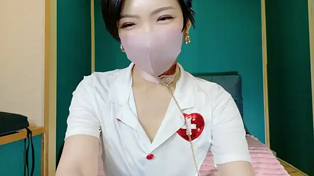 Naomi 00122 online show from June 16, 2026, 10:10 pm