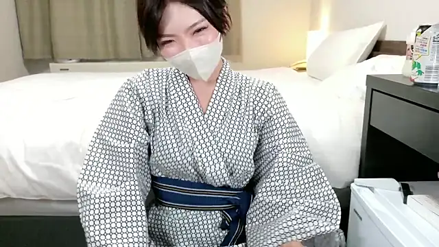 Snapshot of Naomi_00122 chatting on July 6, 2026, 11:06 am Naomi 00122 online show from July 6, 2026, 11:06 am