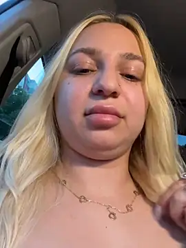 AmandaSnack online show from May 6, 2026, 5:39 pm