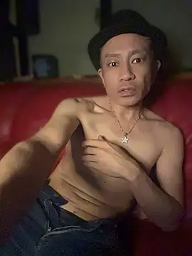 takashi1113 online show from May 2, 2026, 8:08 am