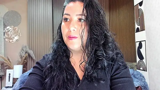 Snapshot of BBWLuxuryMuse chatting on May 28, 2026, 11:38 am BBWLuxuryMuse online show from May 28, 2026, 11:38 am