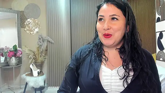 Snapshot of BBWLuxuryMuse chatting on May 25, 2026, 11:42 am BBWLuxuryMuse online show from May 25, 2026, 11:42 am