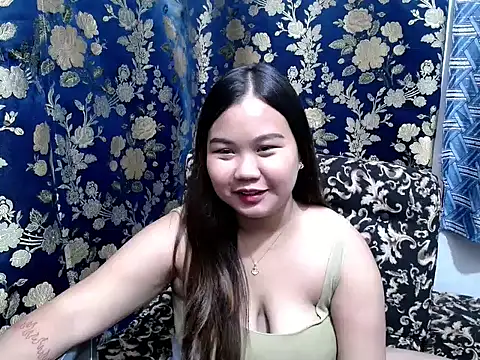 Snapshot of hotchickgirl chatting on May 6, 2026, 11:03 am hotchickgirl online show from May 6, 2026, 11:03 am