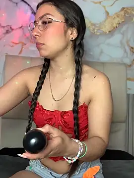 Julieth ec online show from June 4, 2026, 12:21 pm