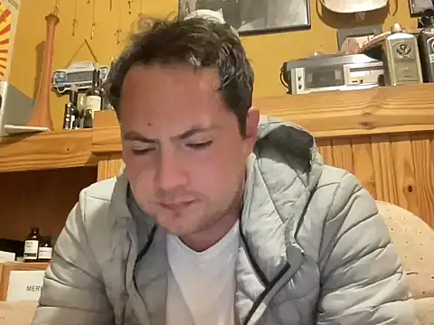 Snapshot of alecsgzz chatting on May 14, 2026, 3:14 am alecsgzz online show from May 14, 2026, 3:14 am