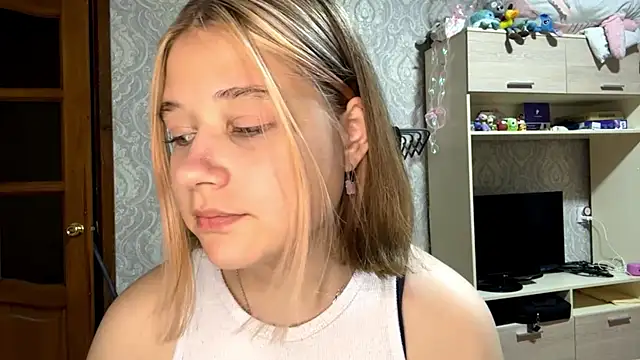 Snapshot of HildeConery chatting on May 6, 2026, 2:32 pm HildeConery online show from May 6, 2026, 2:32 pm