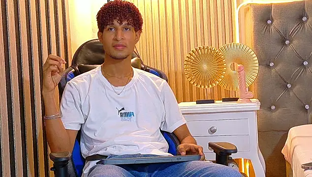 Snapshot of Alex_Bloom chatting on June 24, 2026, 7:22 pm Alex Bloom online show from June 24, 2026, 7:22 pm