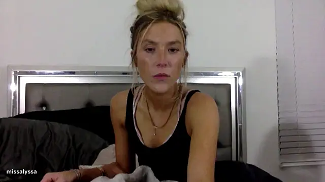 Snapshot of Misss_alyssaaa chatting on June 17, 2026, 4:12 am Misss alyssaaa online show from June 17, 2026, 4:12 am