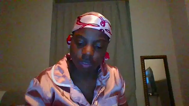 Snapshot of princesselizabeth chatting on June 2, 2026, 1:49 am princesselizabeth online show from June 2, 2026, 1:49 am