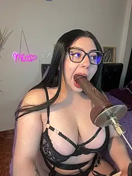 mia valentine   online show from July 6, 2026, 8:33 pm