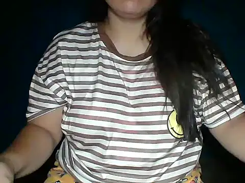 Snapshot of MommyKaye30 chatting on May 15, 2026, 8:07 pm MommyKaye30 online show from May 15, 2026, 8:07 pm