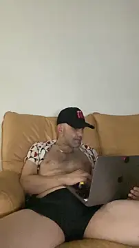 french solo X online show from May 7, 2026, 6:50 am