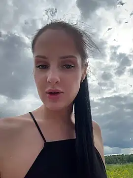 Evaryn online show from June 3, 2026, 10:38 am