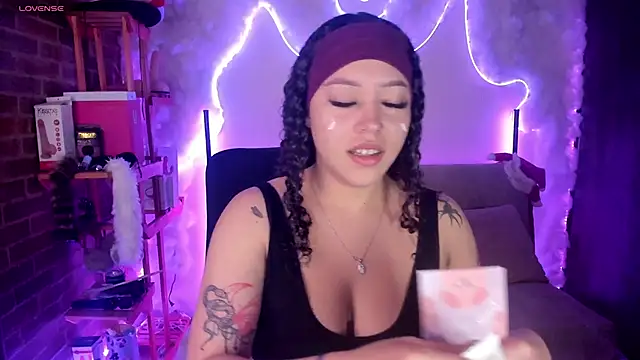 Snapshot of liz_martins1 chatting on June 12, 2026, 2:31 am liz martins1 online show from June 12, 2026, 2:31 am