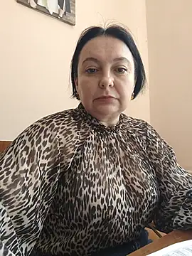 Snapshot of EmmaEmmy40 chatting on June 3, 2026, 10:27 am EmmaEmmy40 online show from June 3, 2026, 10:27 am