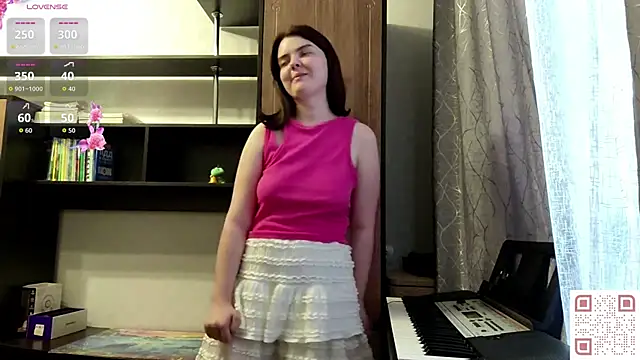 Snapshot of RebelDesiree chatting on June 3, 2026, 10:16 am RebelDesiree online show from June 3, 2026, 10:16 am