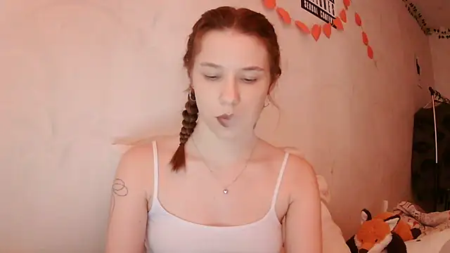 Snapshot of PollyStix chatting on July 2, 2026, 2:01 pm PollyStix online show from July 2, 2026, 2:01 pm