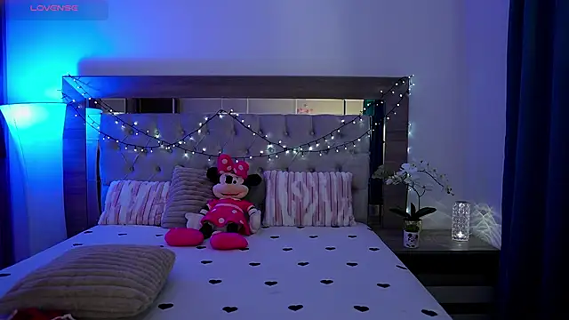 XandraBae online show from June 14, 2026, 2:24 am