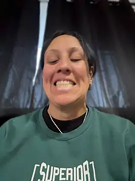 Snapshot of Cloe-Fire chatting on May 20, 2026, 11:18 am Cloe-Fire online show from May 20, 2026, 11:18 am