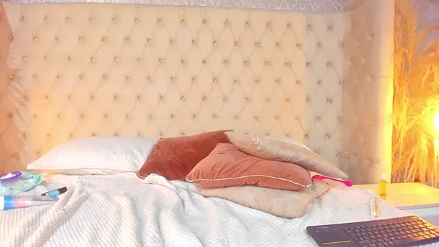 Snapshot of DeniseWasley chatting on July 28, 2026, 2:13 pm DeniseWasley online show from July 28, 2026, 2:13 pm