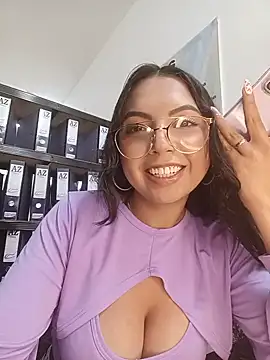 JENNIFER  03 online show from July 9, 2026, 5:56 pm